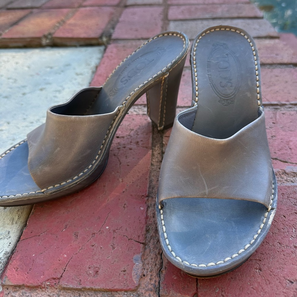 VINTAGE Tod's Leather Chunky Heel Slide Sandals in Slate Blue